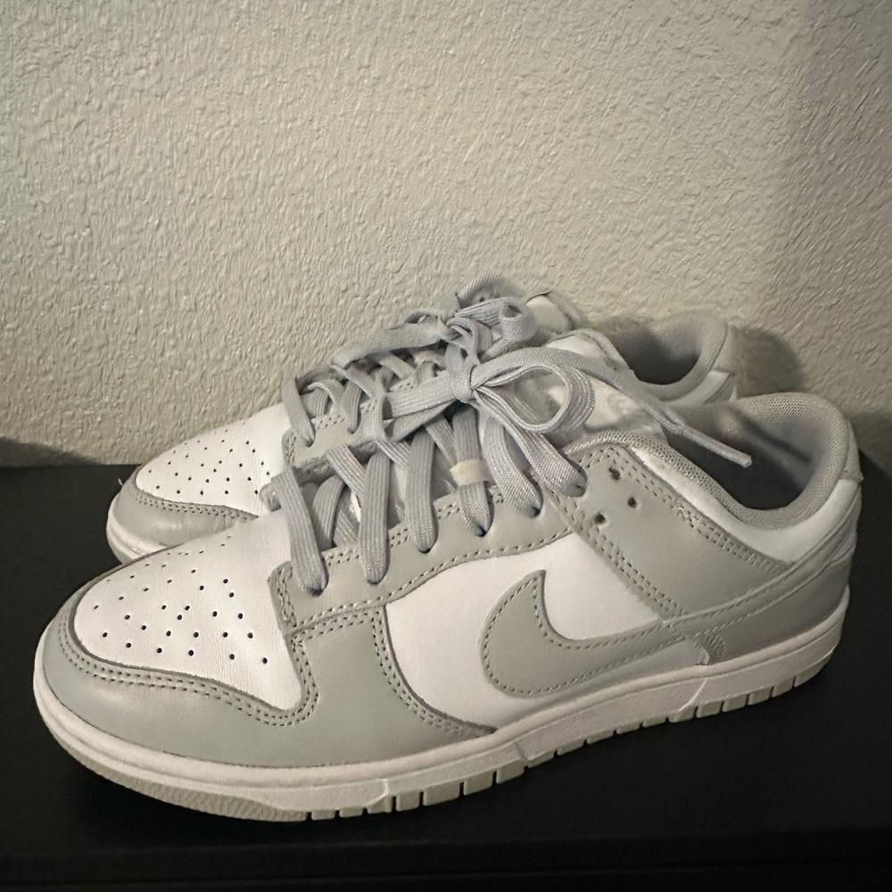 Nike Men's Light Gray and White Sneakers